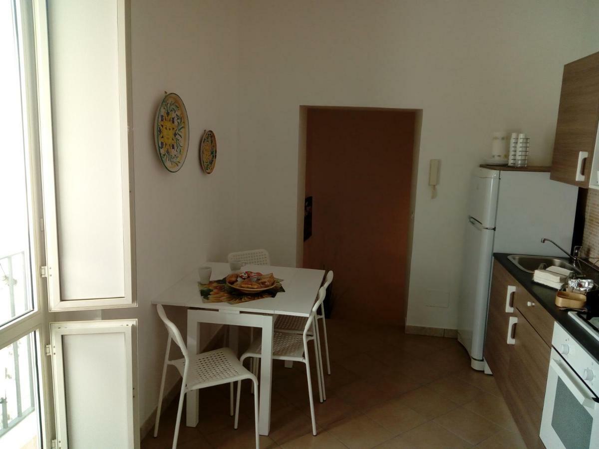 La Porta Accanto