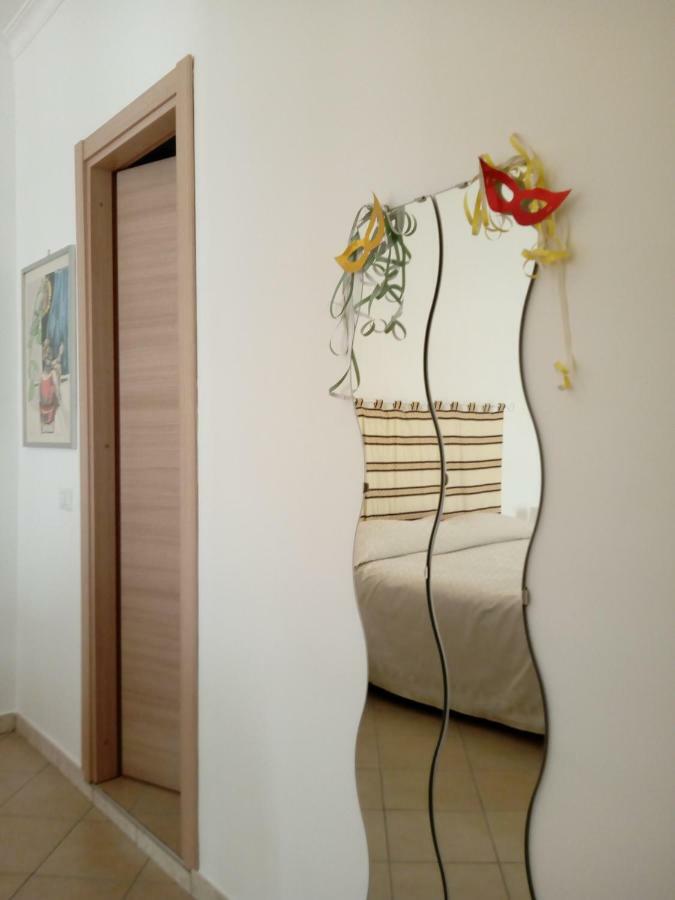 La Porta Accanto